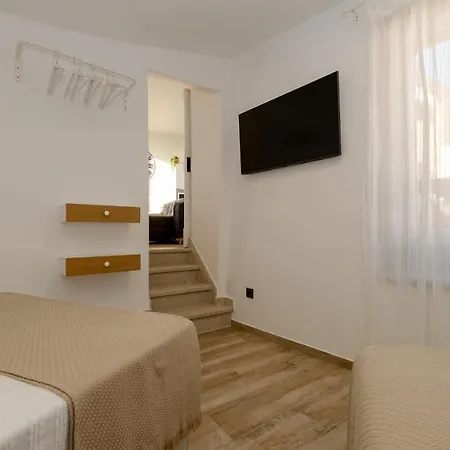 House - 1 Bedroom - 60242 Lira (A Coruna)